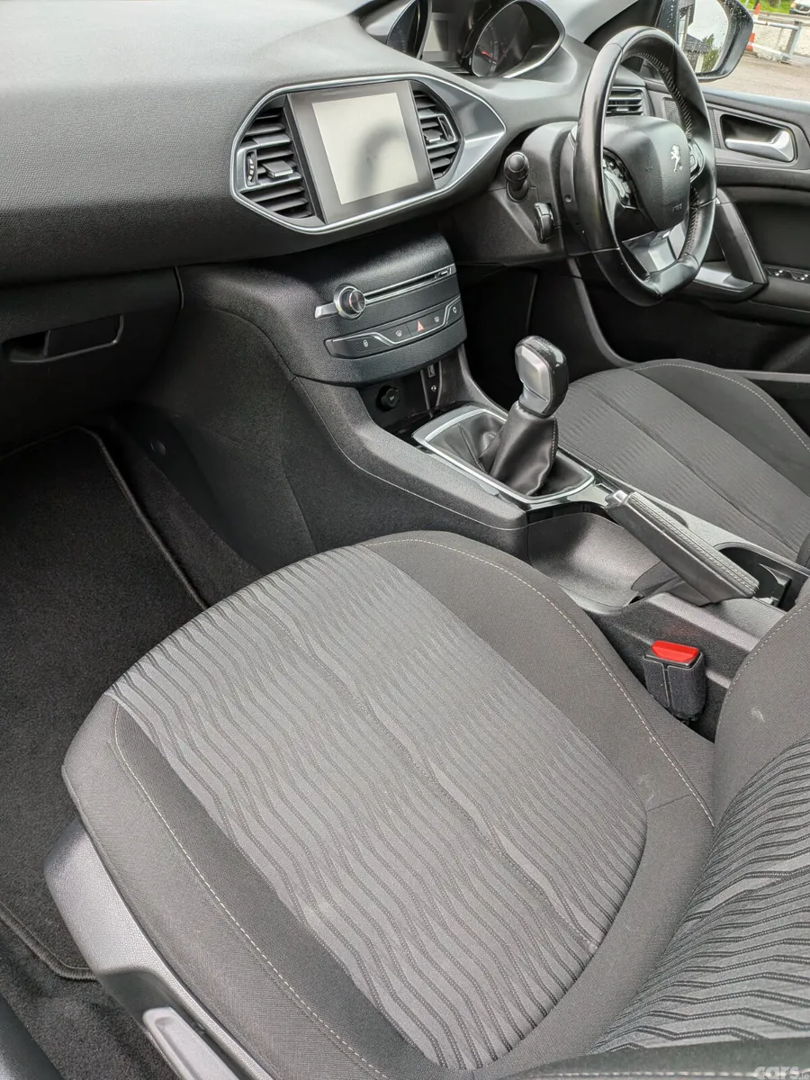 Peugeot 308 Hatchback, Diesel, 2017, Blue