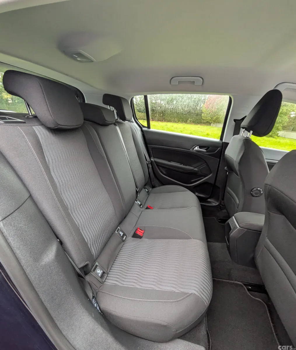Peugeot 308 Hatchback, Diesel, 2017, Blue
