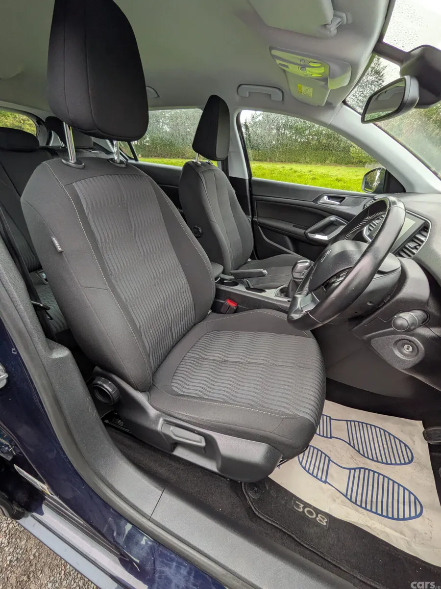 Peugeot 308 Hatchback, Diesel, 2017, Blue