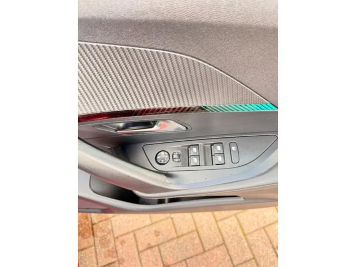 Peugeot 2008 MPV, Petrol, 2023, Red