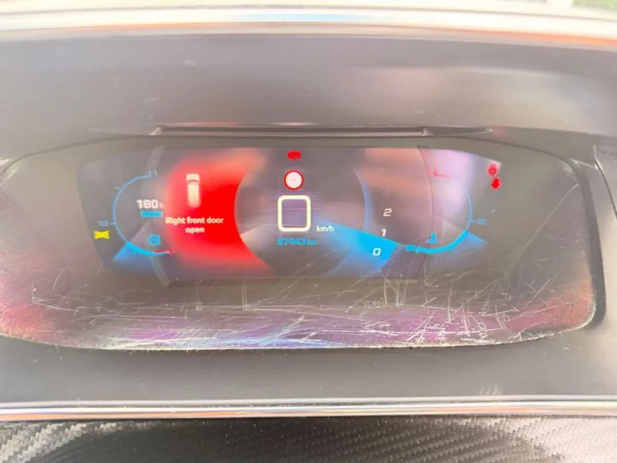 Peugeot 2008 MPV, Petrol, 2023, Red