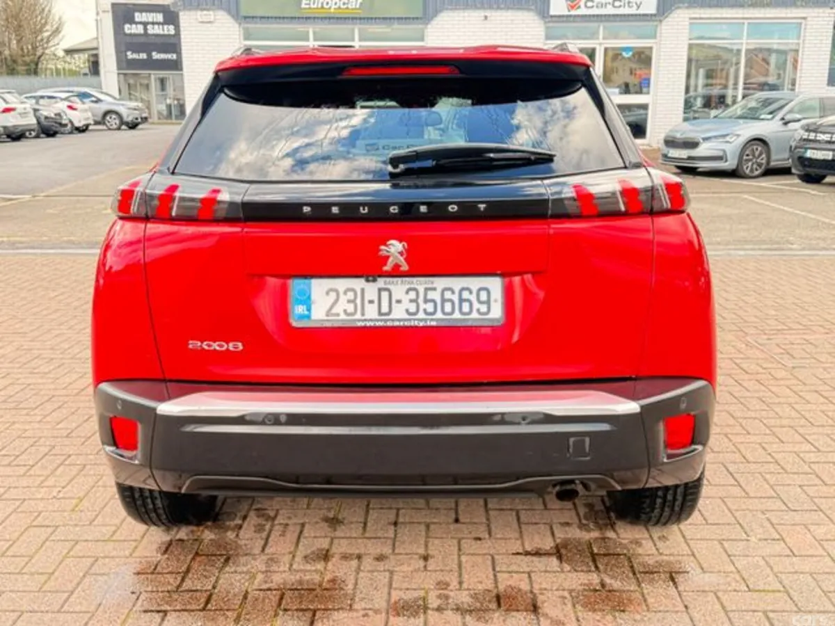Peugeot 2008 MPV, Petrol, 2023, Red