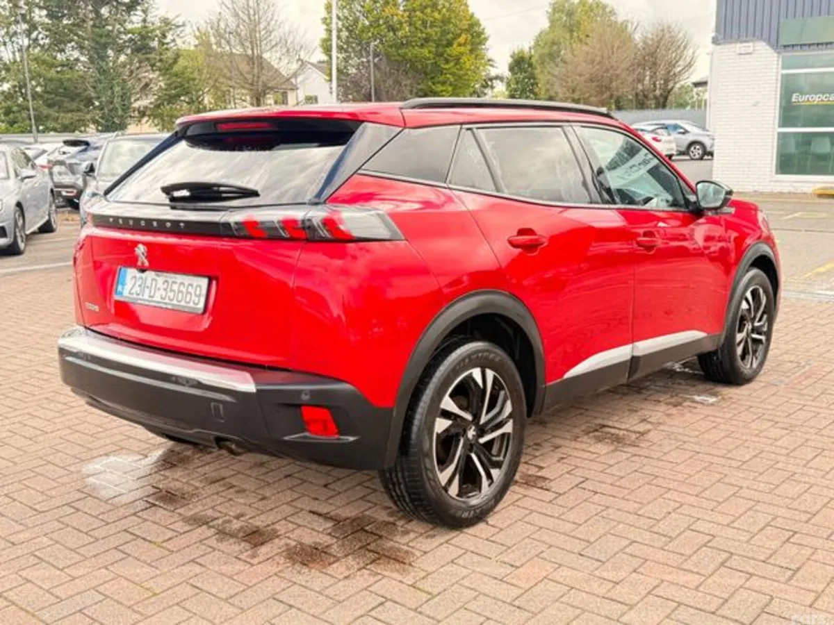 Peugeot 2008 MPV, Petrol, 2023, Red
