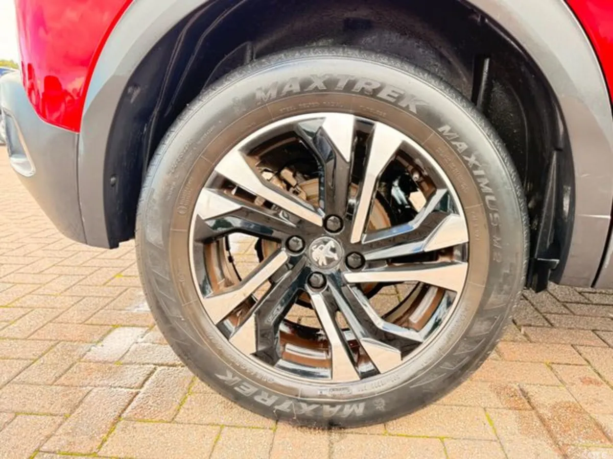Peugeot 2008 MPV, Petrol, 2023, Red