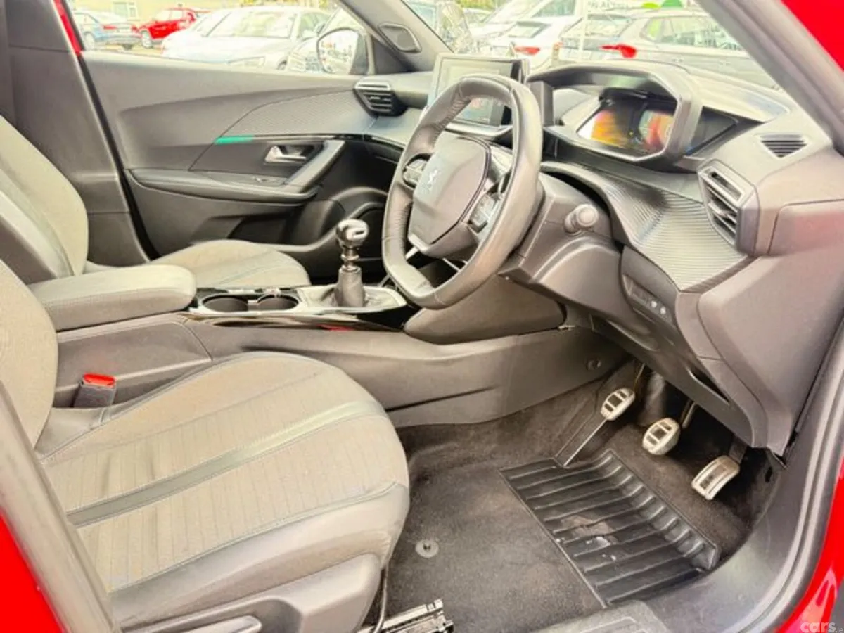 Peugeot 2008 MPV, Petrol, 2023, Red