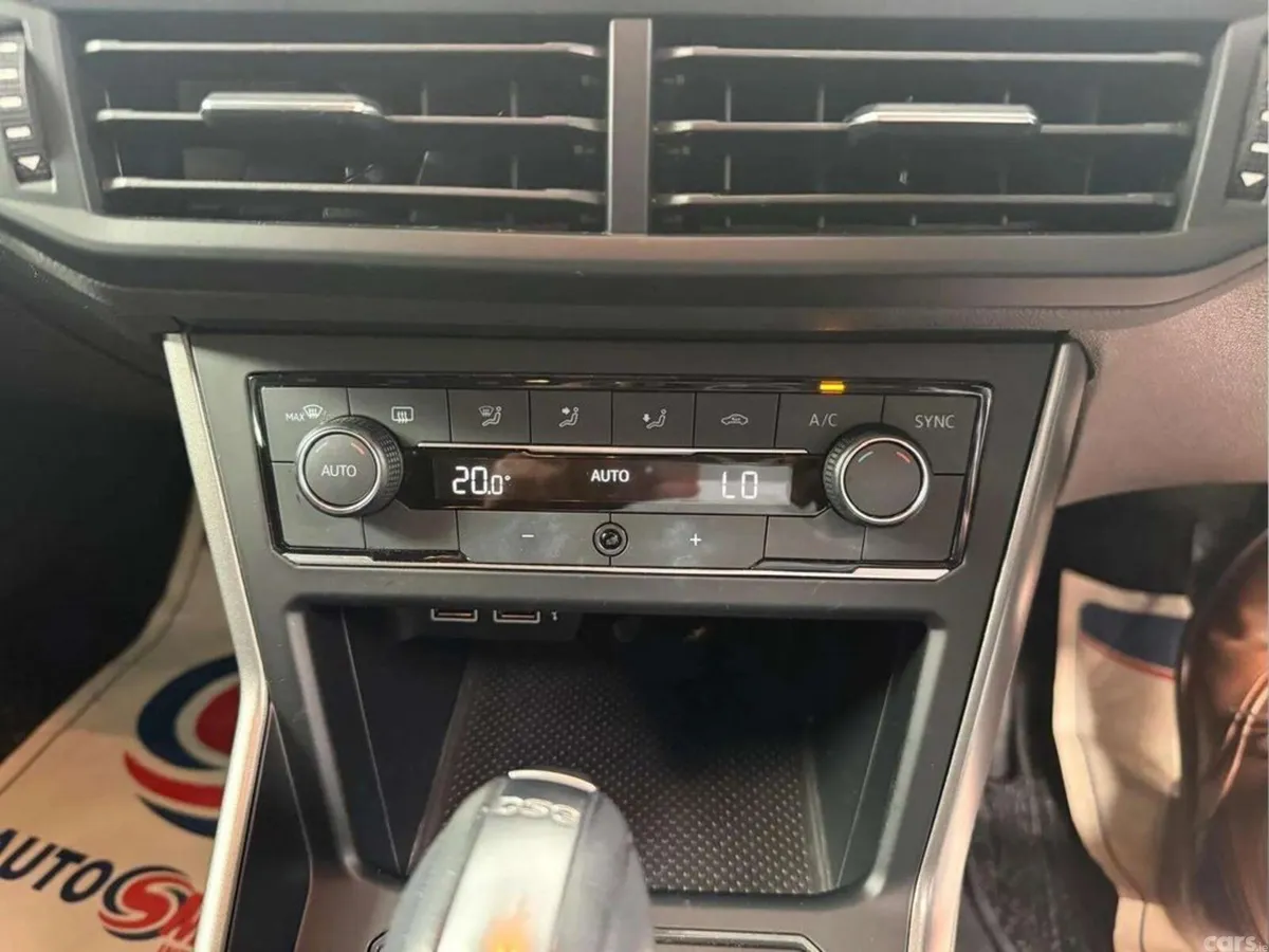 Volkswagen Polo Hatchback, Petrol, 2019, White