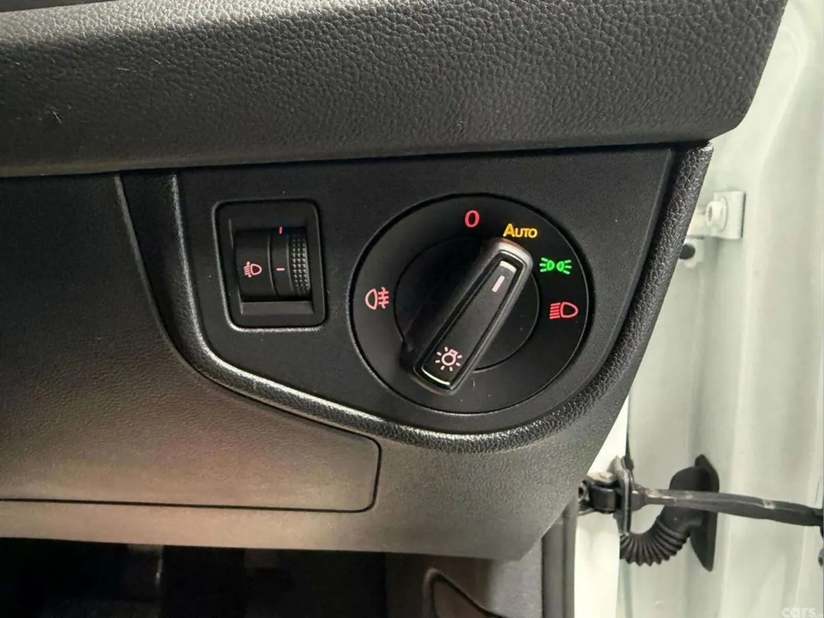 Volkswagen Polo Hatchback, Petrol, 2019, White