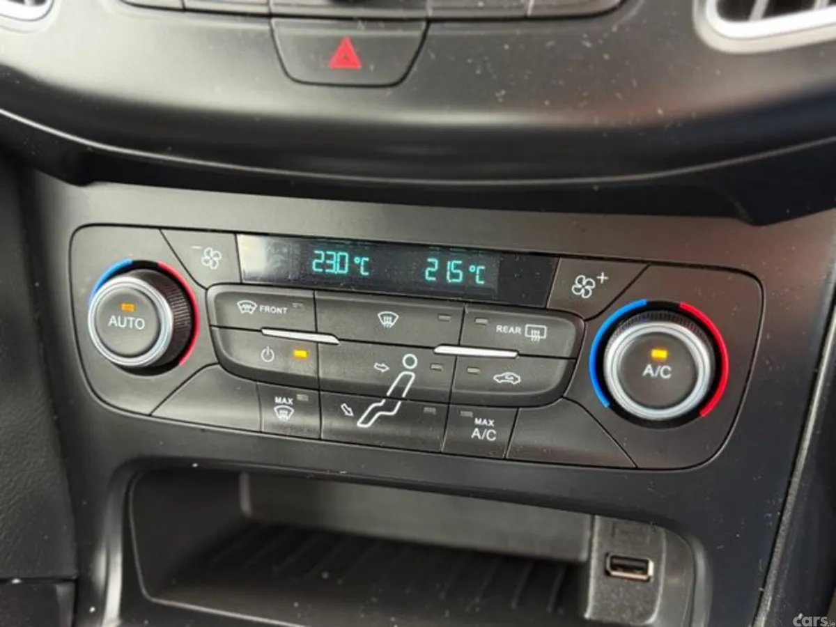 Ford Focus Hatchback, Diesel, 2017, Grey