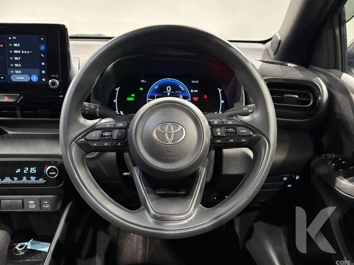 Toyota Yaris Hatchback, Petrol Hybrid, 2025, Brown