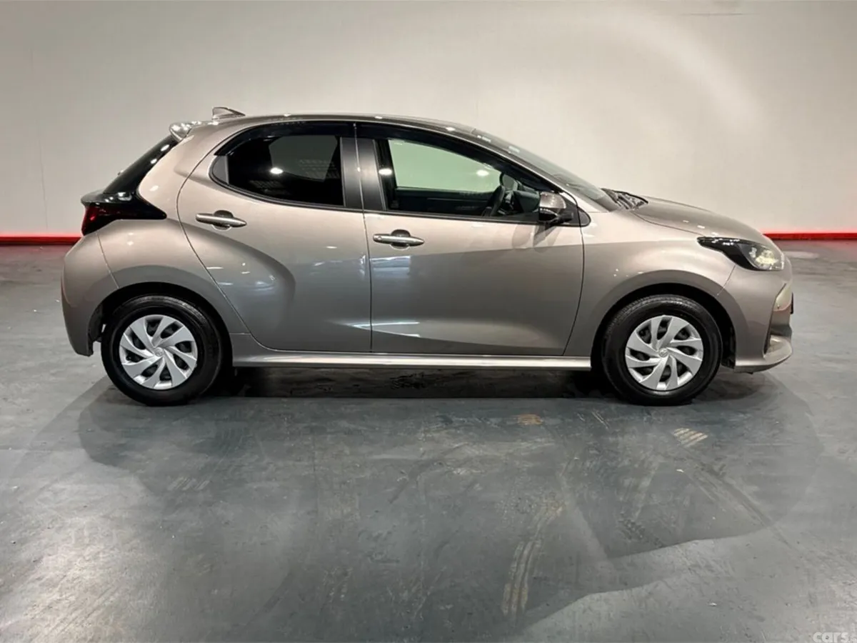 Toyota Yaris Hatchback, Petrol Hybrid, 2025, Brown