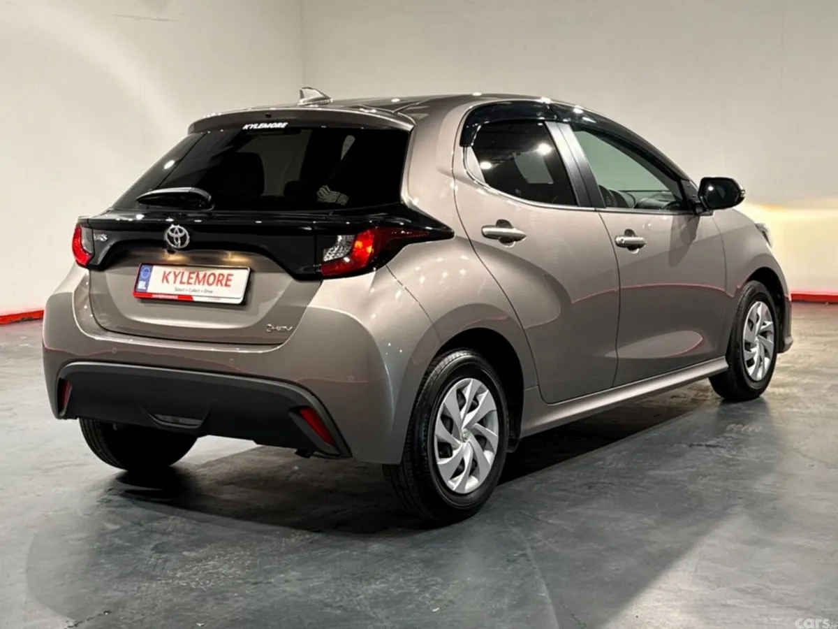 Toyota Yaris Hatchback, Petrol Hybrid, 2025, Brown