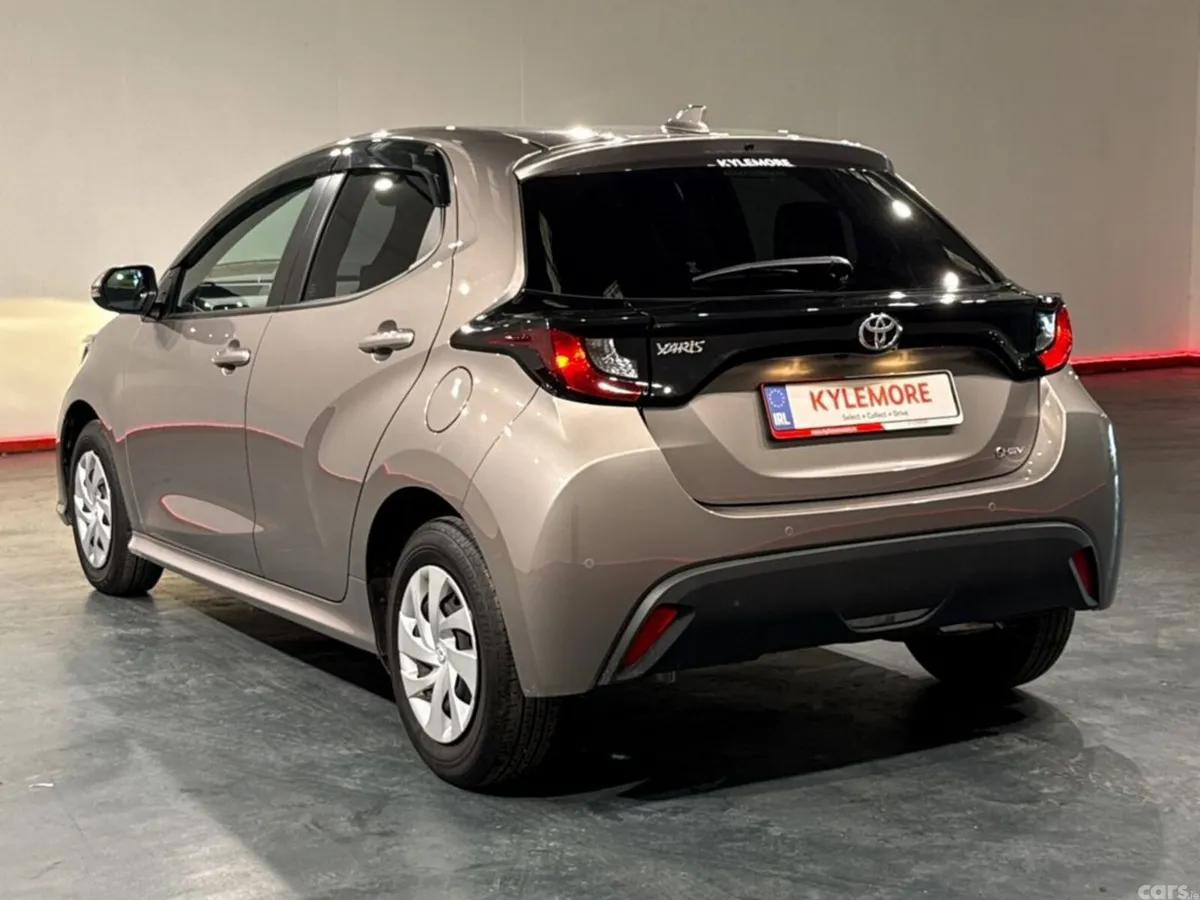 Toyota Yaris Hatchback, Petrol Hybrid, 2025, Brown