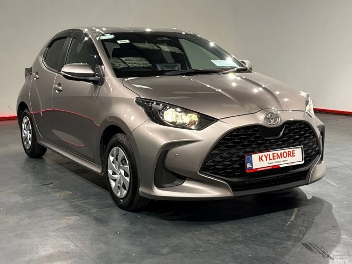 Toyota Yaris Hatchback, Petrol Hybrid, 2025, Brown