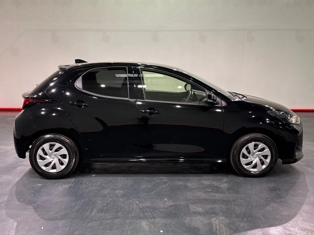 Toyota Yaris Hatchback, Petrol, 2025, Black