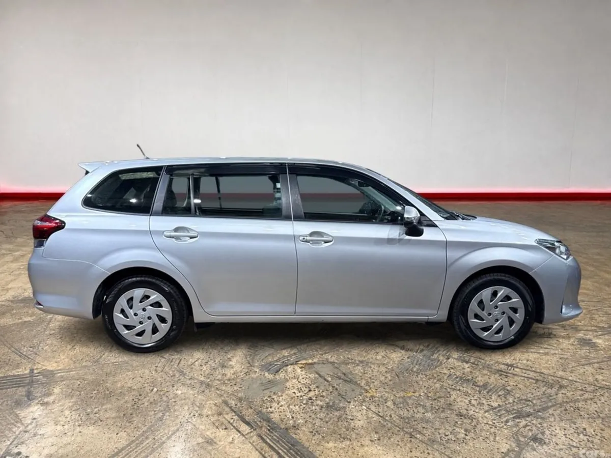 Toyota Corolla Estate, Petrol Hybrid, 2021, Silver
