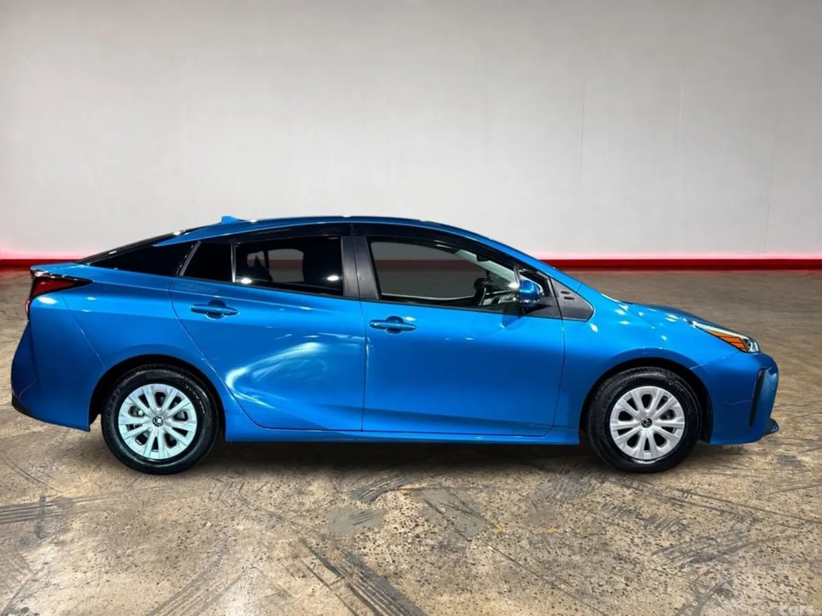 Toyota Prius Hatchback, Petrol Hybrid, 2022, Blue