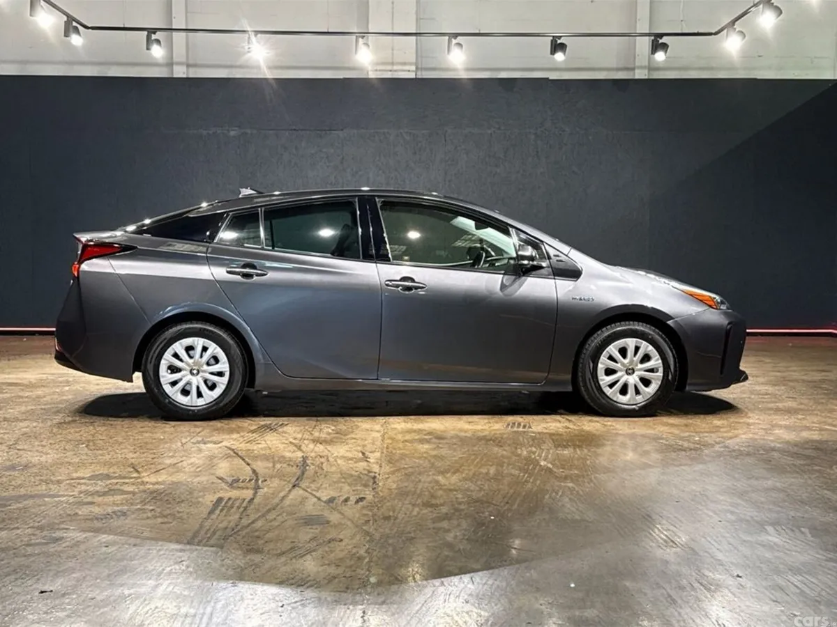 Toyota Prius Saloon, Petrol Hybrid, 2020, Grey