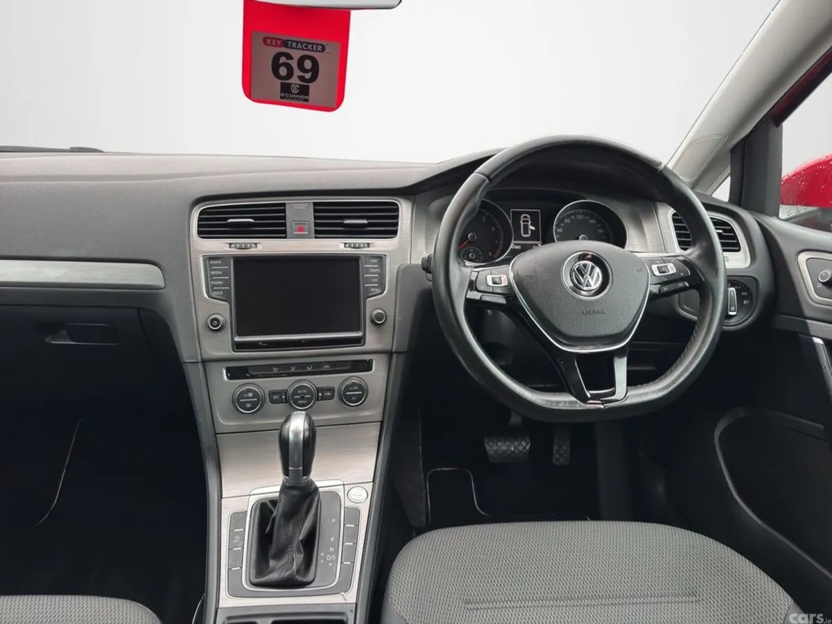 Volkswagen Golf Estate, Petrol, 2017, Red