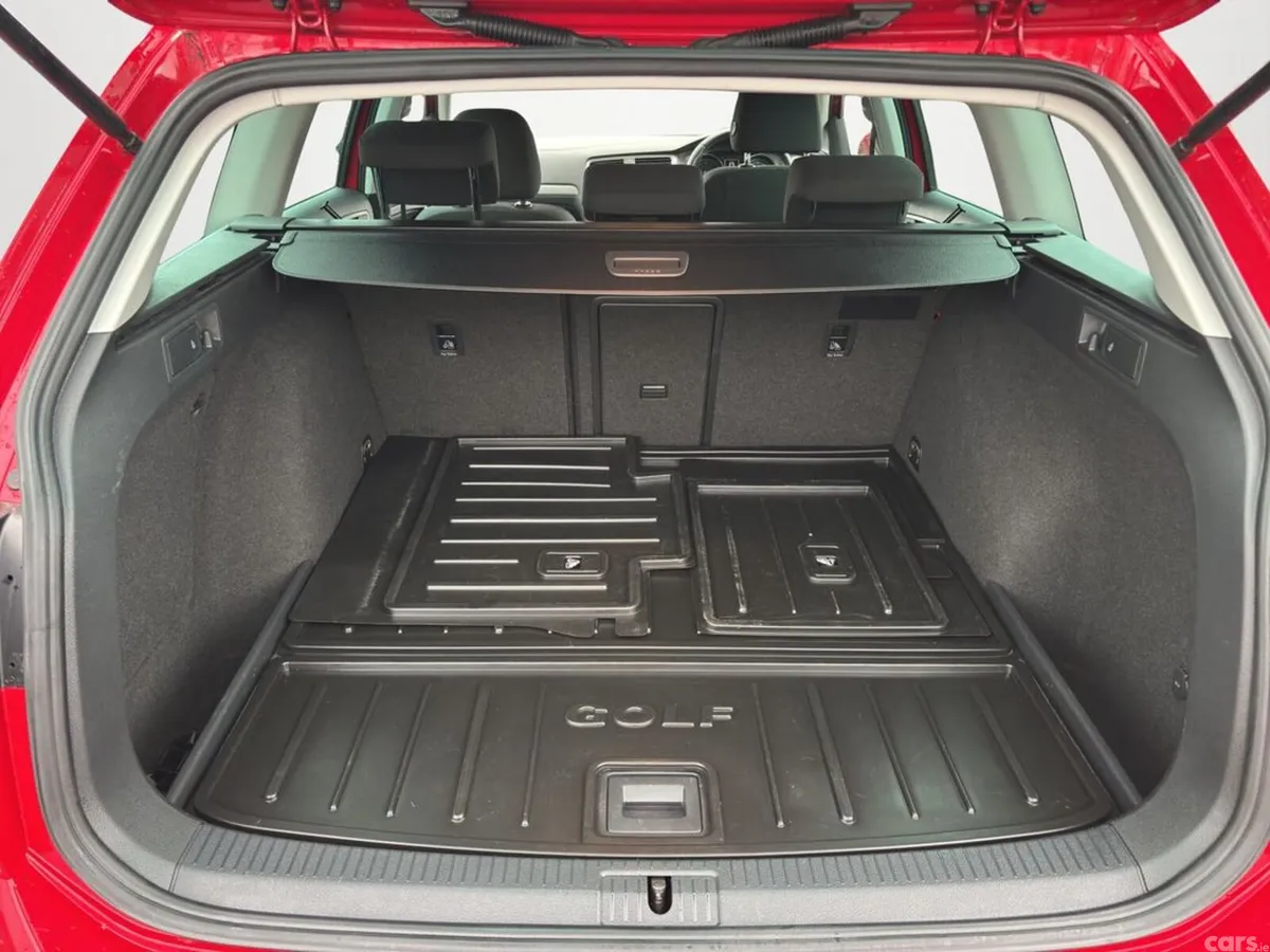 Volkswagen Golf Estate, Petrol, 2017, Red