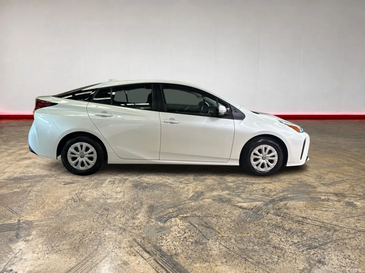Toyota Prius Hatchback, Petrol Hybrid, 2022, White