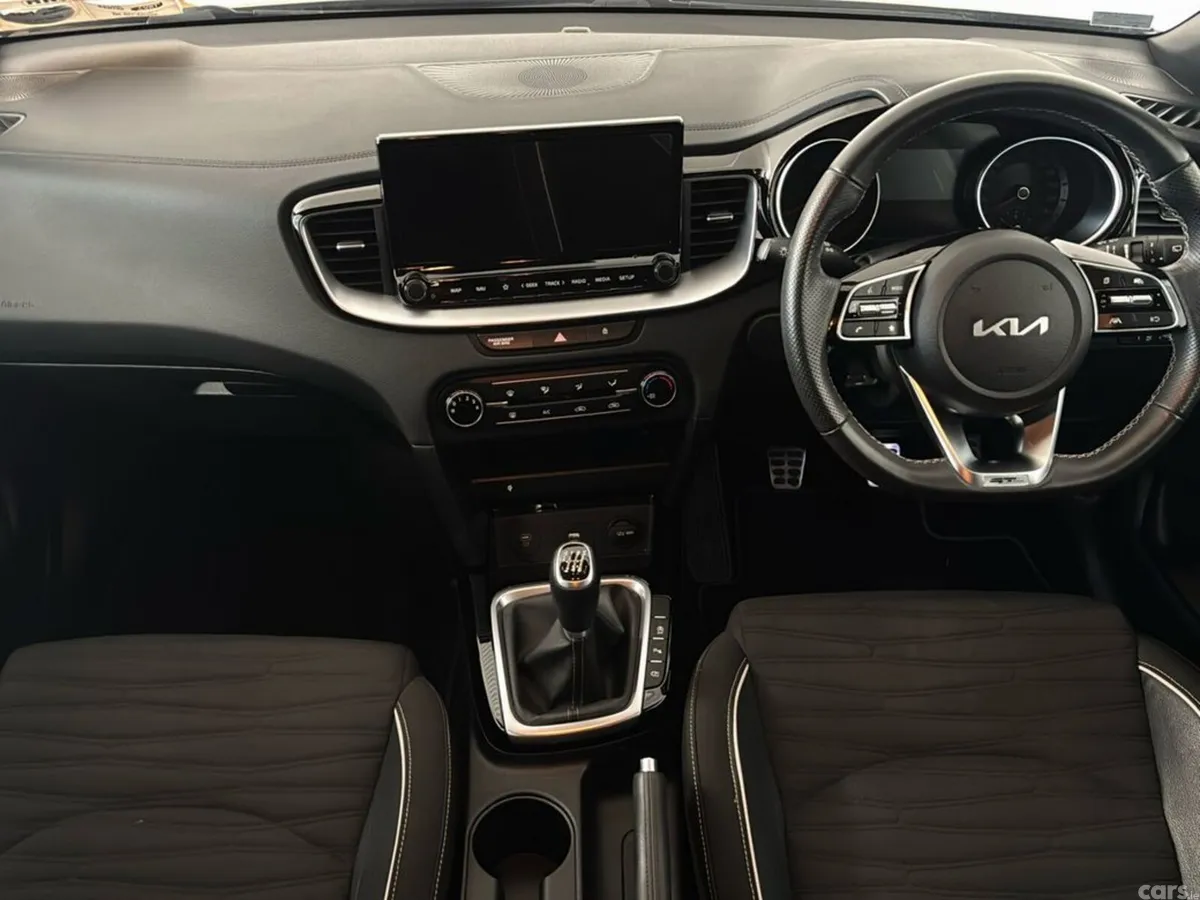 Kia Ceed Hatchback, Petrol, 2024, Black
