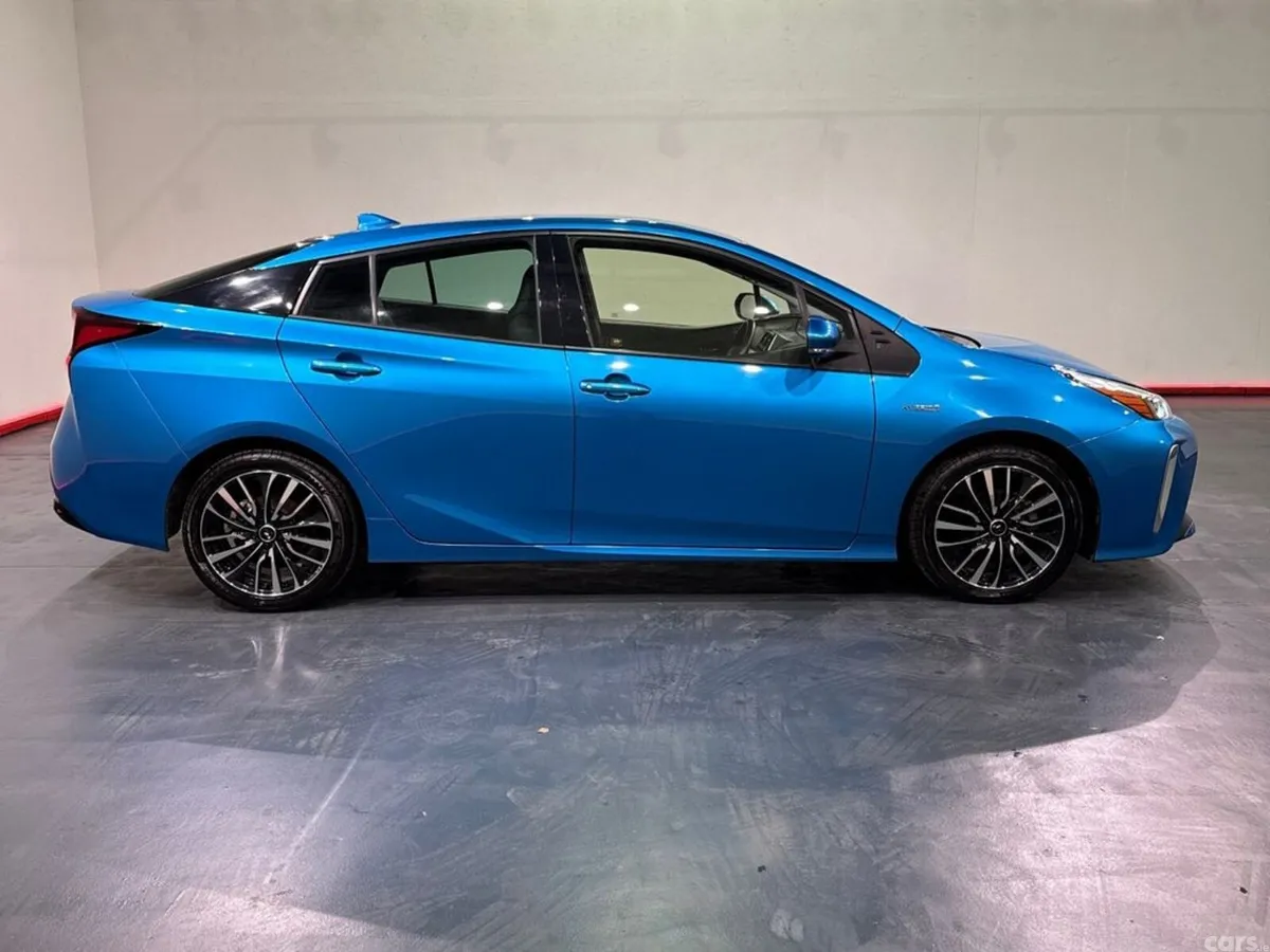 Toyota Prius Hatchback, Petrol Hybrid, 2019, Blue
