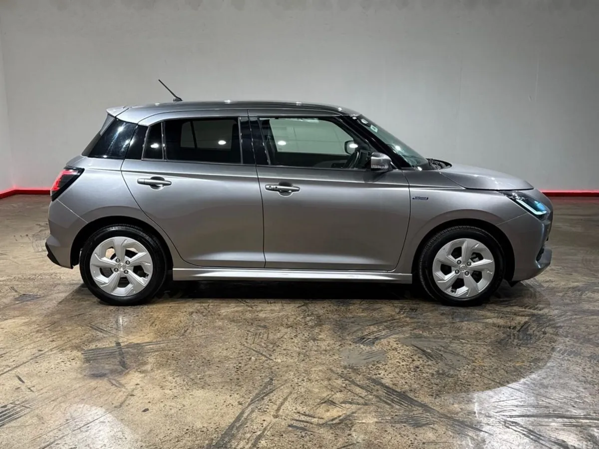 Suzuki Swift Hatchback, Petrol Hybrid, 2024, Silver