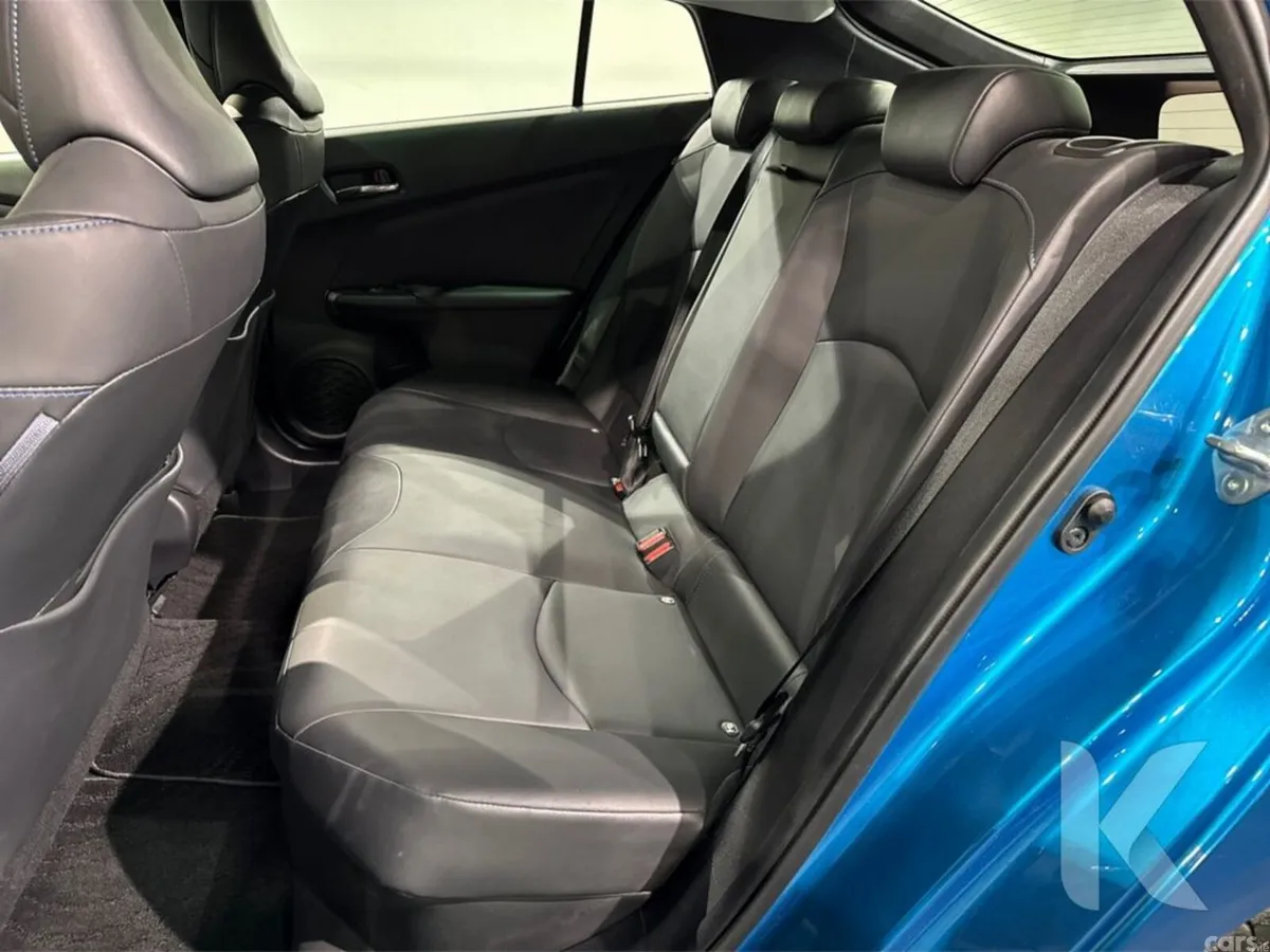Toyota Prius Hatchback, Petrol Hybrid, 2019, Blue
