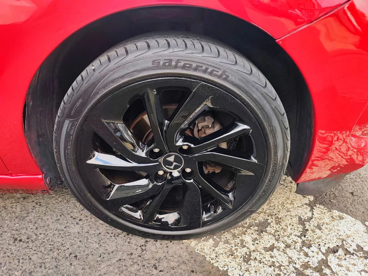 DS Automobiles DS 3 Hatchback, Petrol, 2018, Red