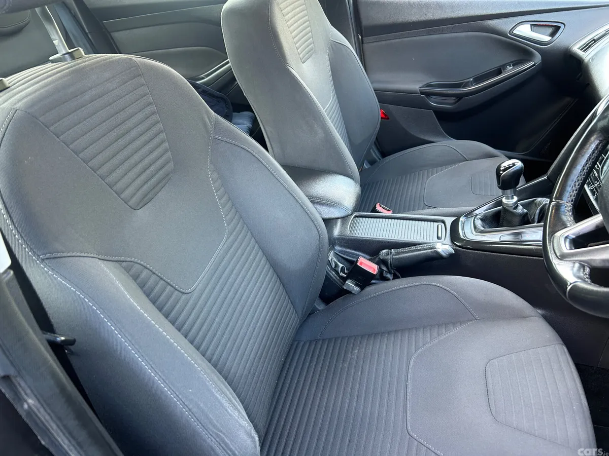 Ford Focus Saloon, Diesel, 2016, Grey
