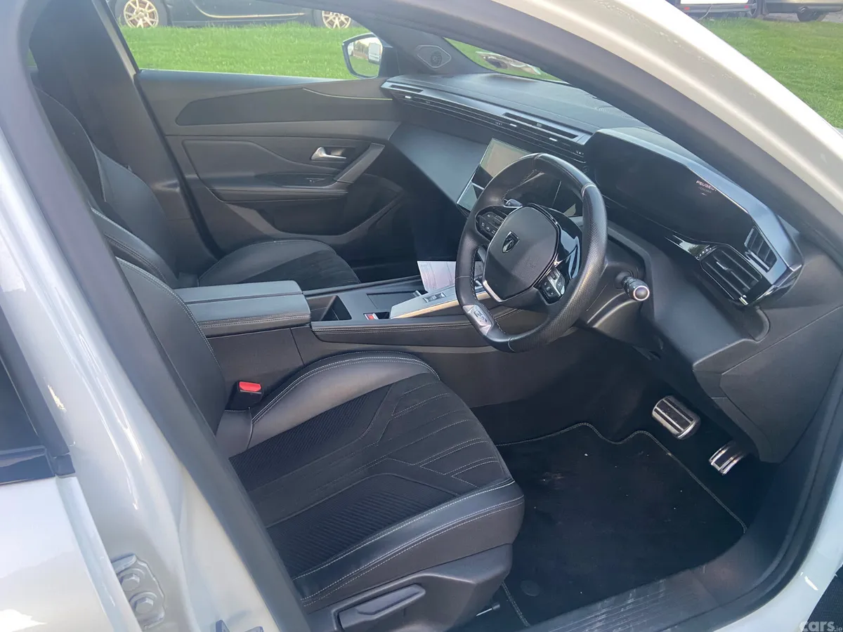 Peugeot 308 Hatchback, Diesel, 2022, White