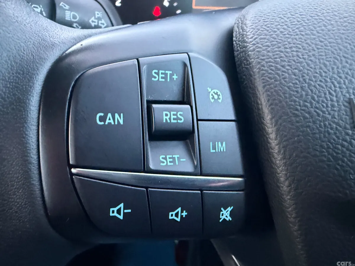 Ford Focus Hatchback, Diesel, 2020, Blue