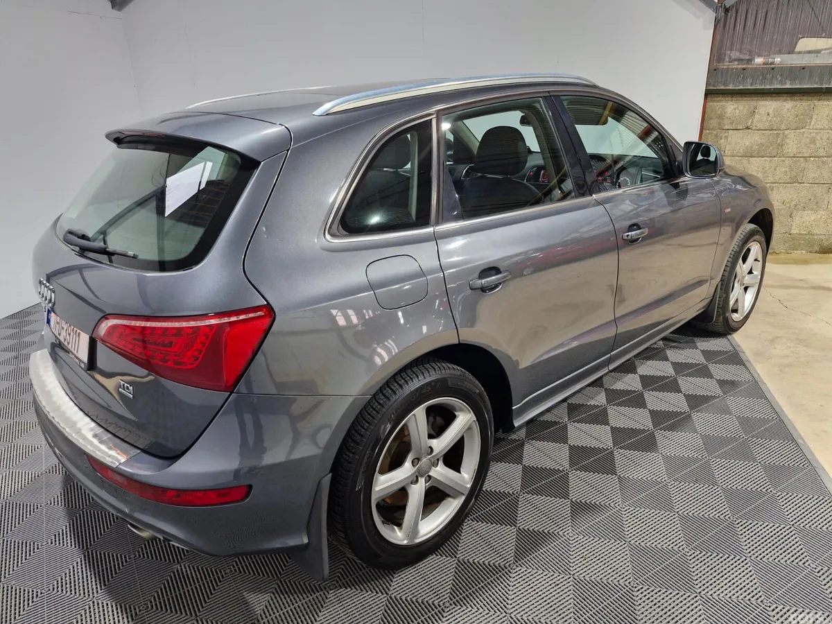 Audi Q5 SUV, Diesel, 2011, Grey