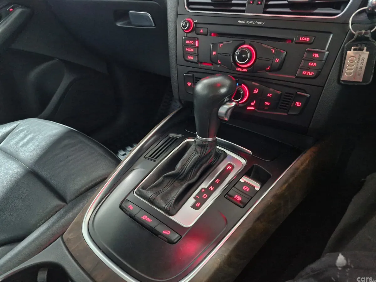 Audi Q5 SUV, Diesel, 2011, Grey