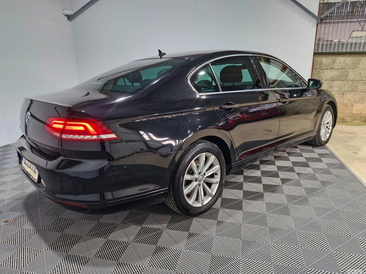 Volkswagen Passat Saloon, Diesel, 2018, Black