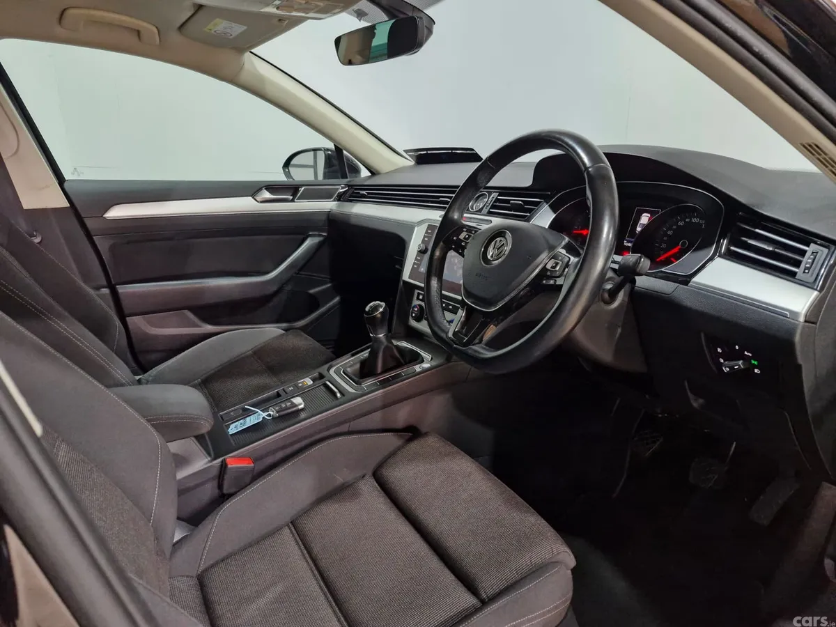 Volkswagen Passat Saloon, Diesel, 2018, Black