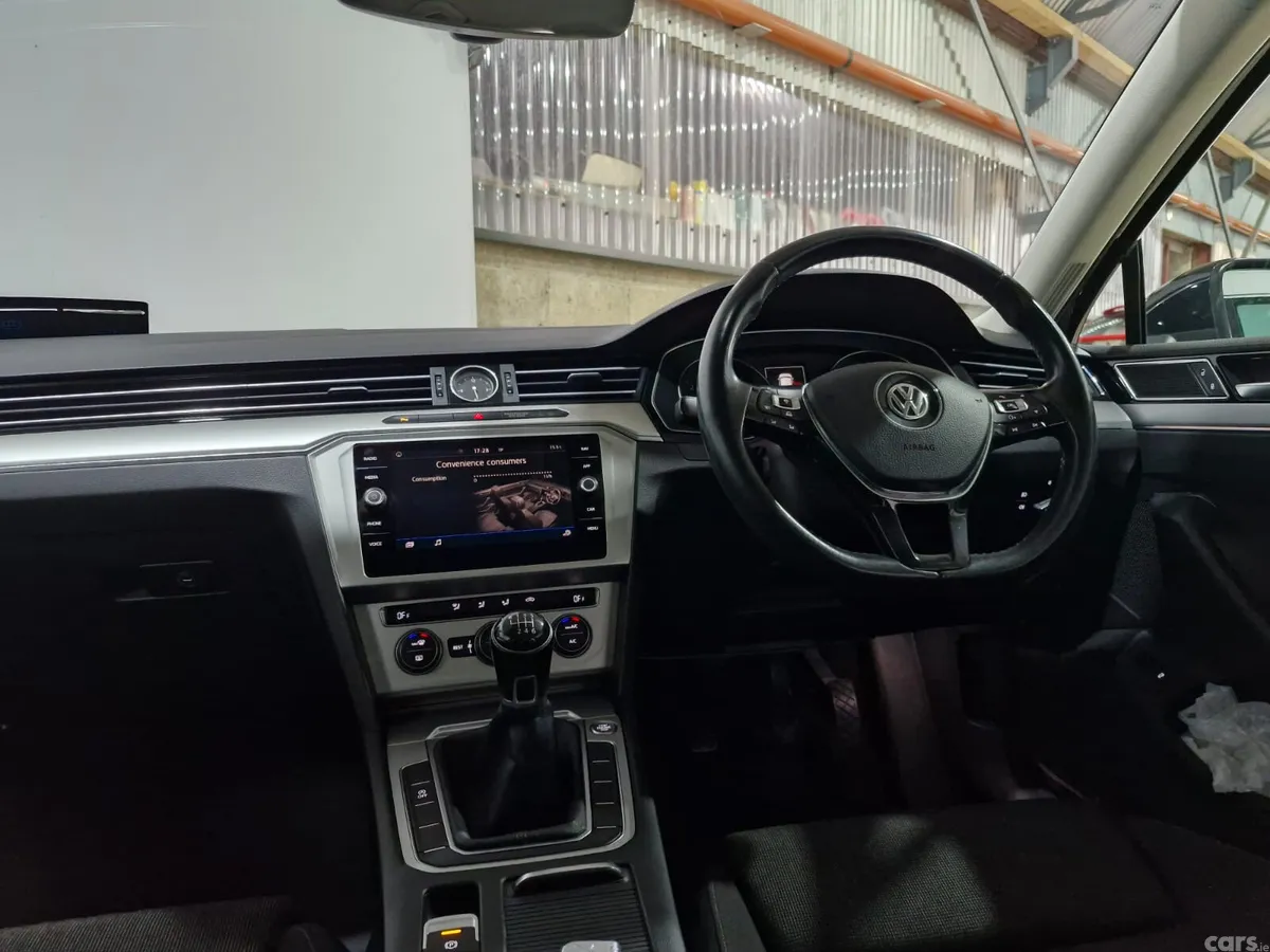 Volkswagen Passat Saloon, Diesel, 2018, Black