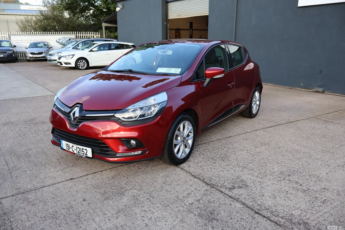 Renault Clio Hatchback, Petrol, 2019, Red