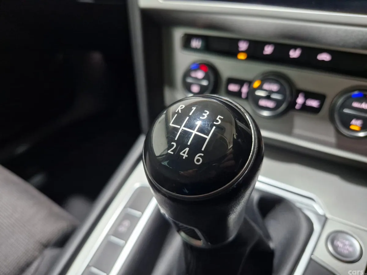 Volkswagen Passat Saloon, Diesel, 2018, Black
