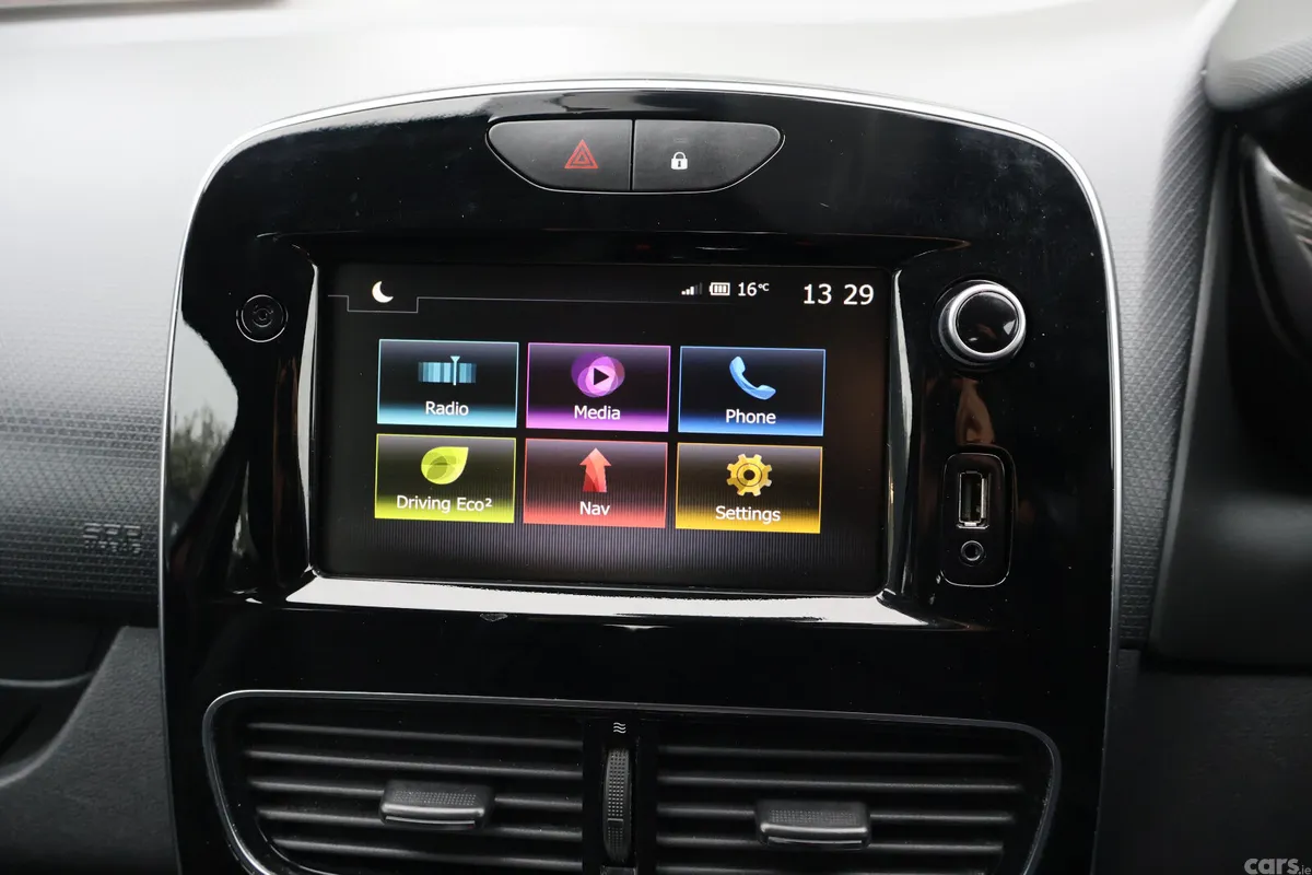Renault Clio Hatchback, Petrol, 2019, Red