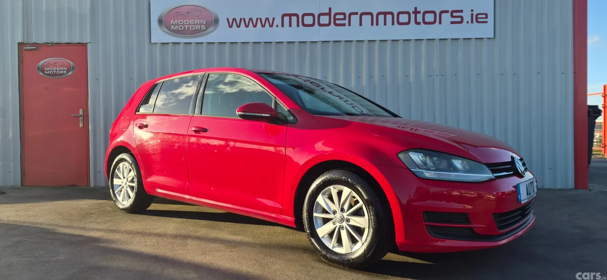 Volkswagen Golf Hatchback, Petrol, 2016, Red