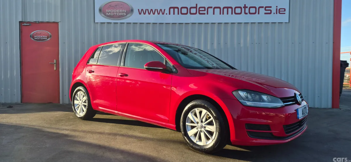 Volkswagen Golf Hatchback, Petrol, 2016, Red