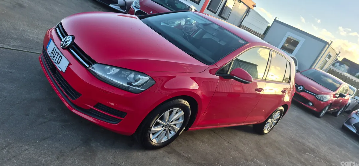 Volkswagen Golf Hatchback, Petrol, 2016, Red