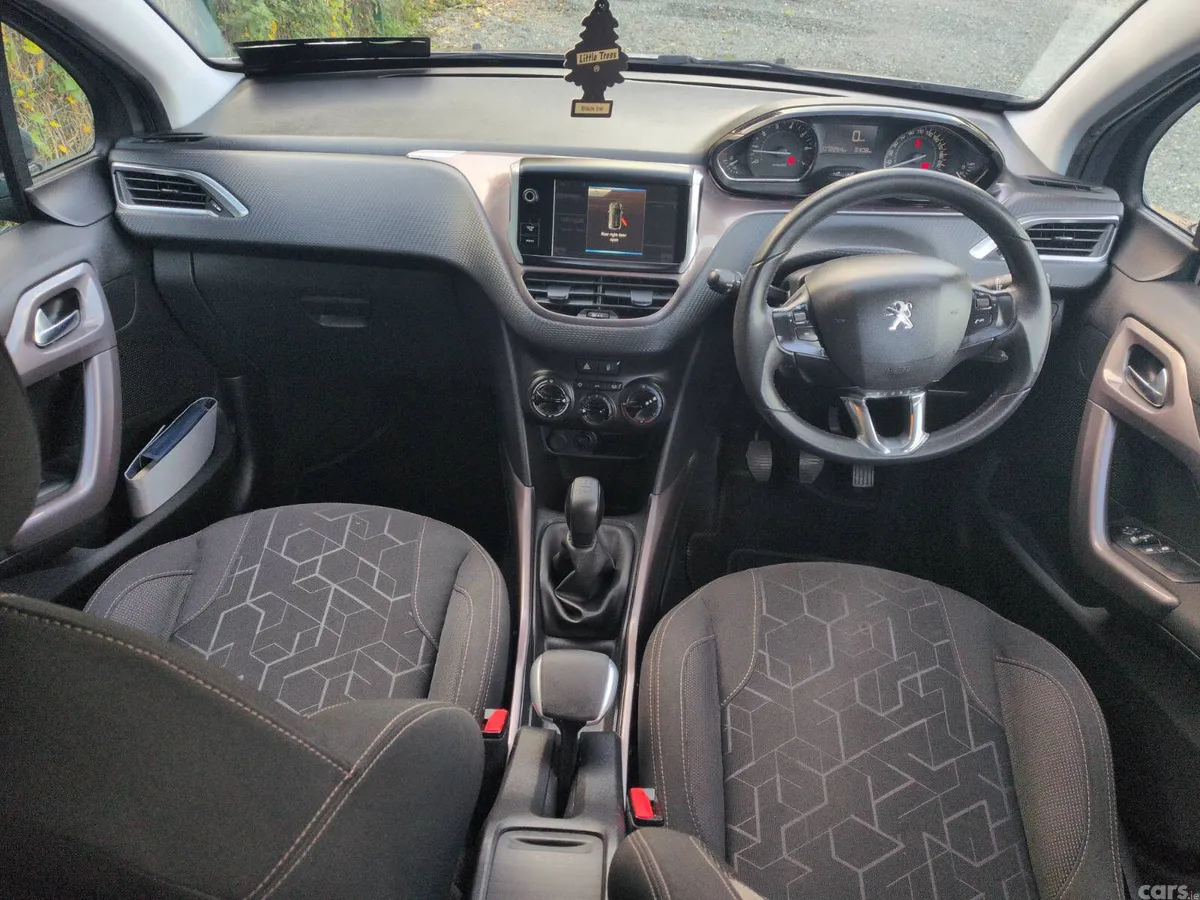 Peugeot 2008 Hatchback, Petrol, 2013, Grey