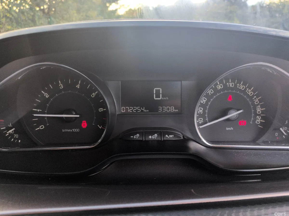 Peugeot 2008 Hatchback, Petrol, 2013, Grey