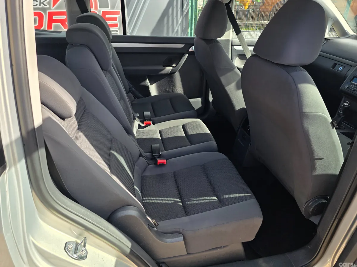 Volkswagen Touran MPV, Diesel, 2014, Silver
