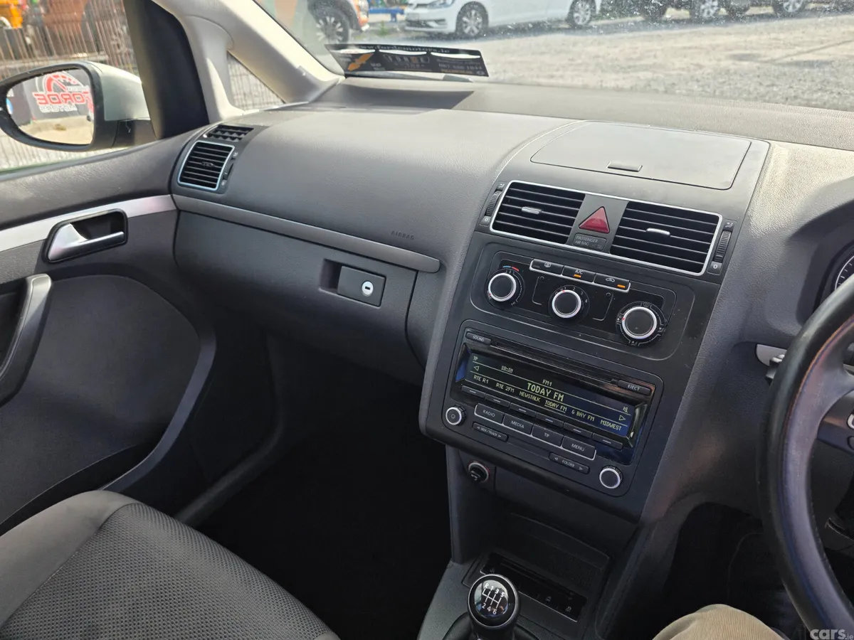 Volkswagen Touran MPV, Diesel, 2014, Silver