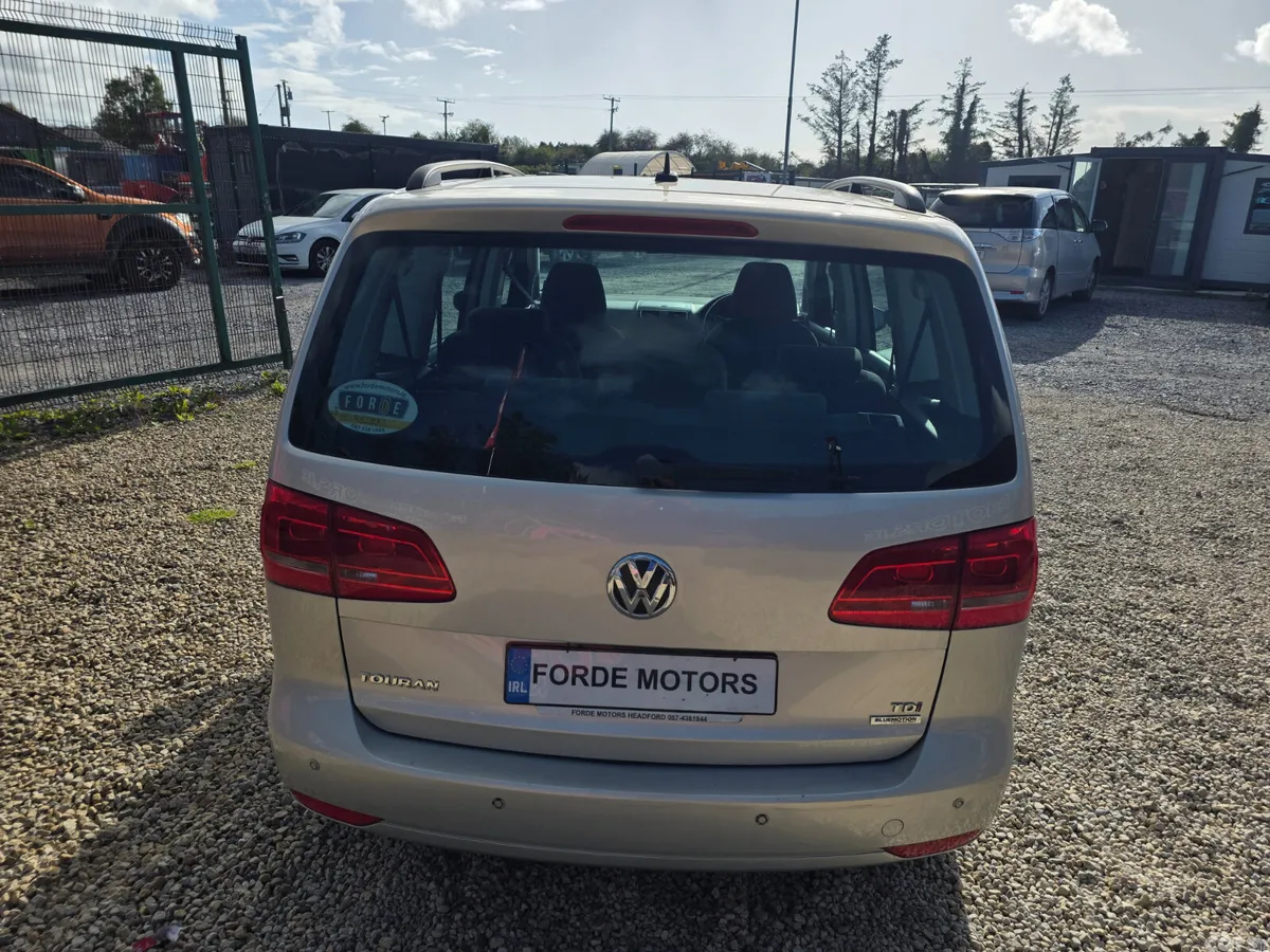 Volkswagen Touran MPV, Diesel, 2014, Silver