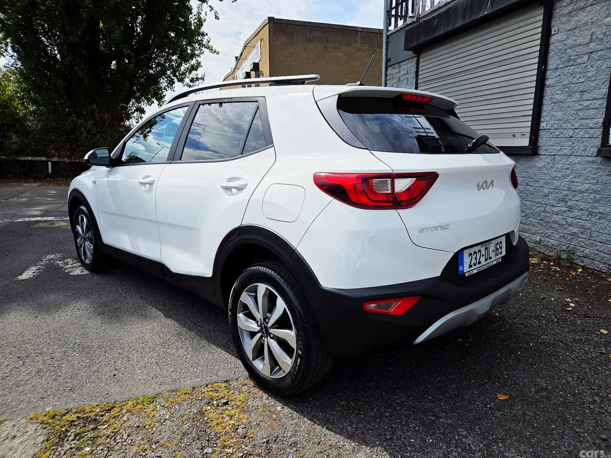 Kia Stonic Hatchback, Petrol, 2023, White