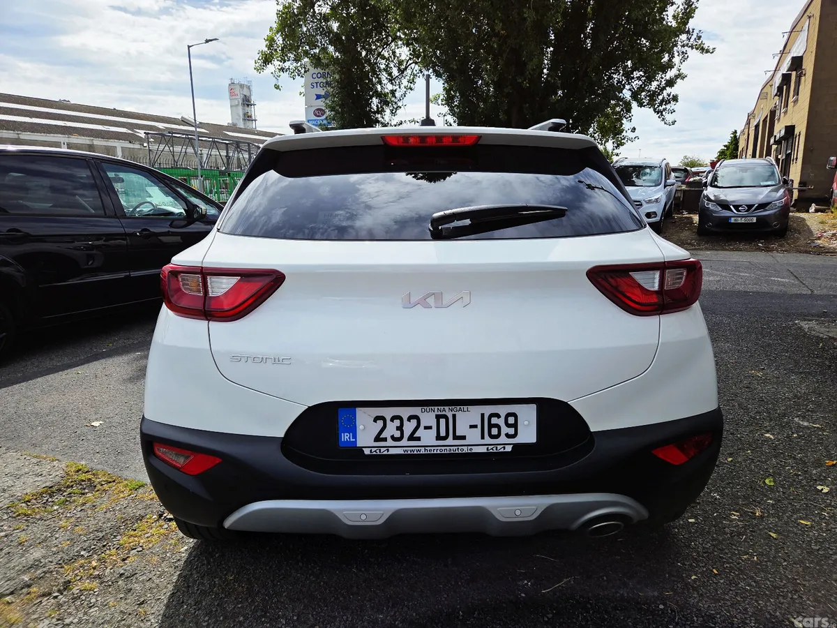 Kia Stonic Hatchback, Petrol, 2023, White
